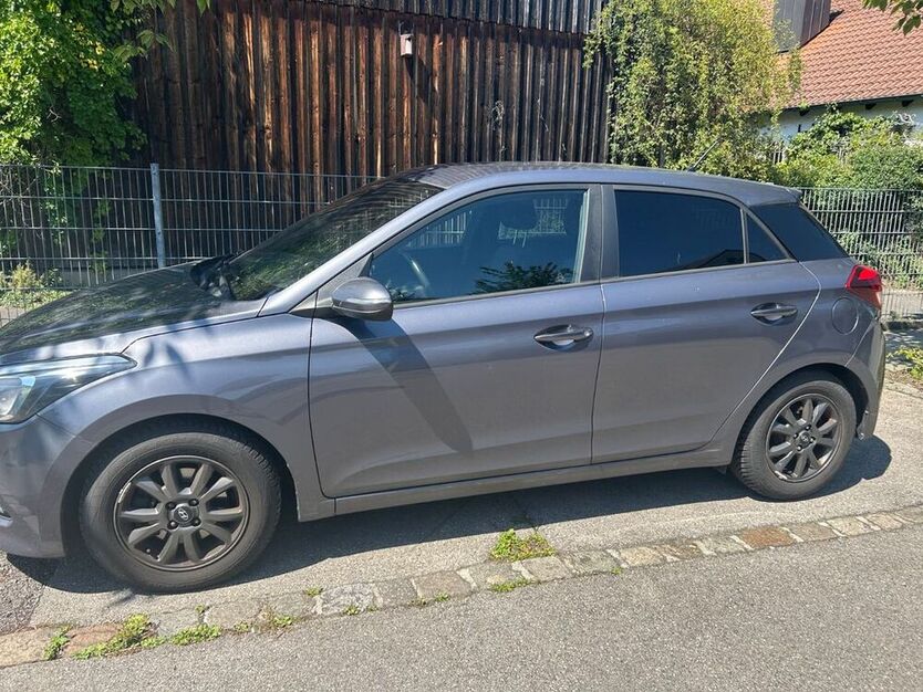i20