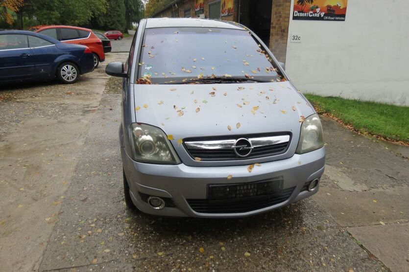 Opel Meriva 195.000 km 1.300 € Schlangenbad 65388