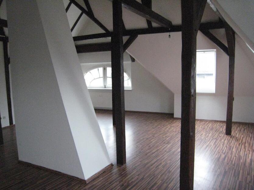3 Zimmer Dachwohnung mit Flair zimmer