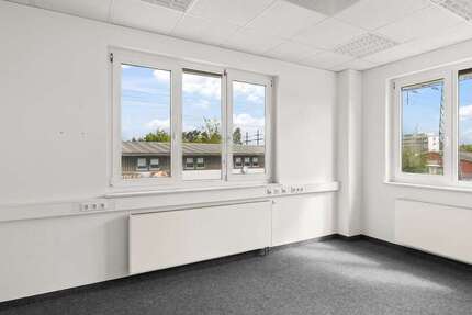 Gewerbeobjekt Schwaig - 1.950&euro; | Angebot:26627015