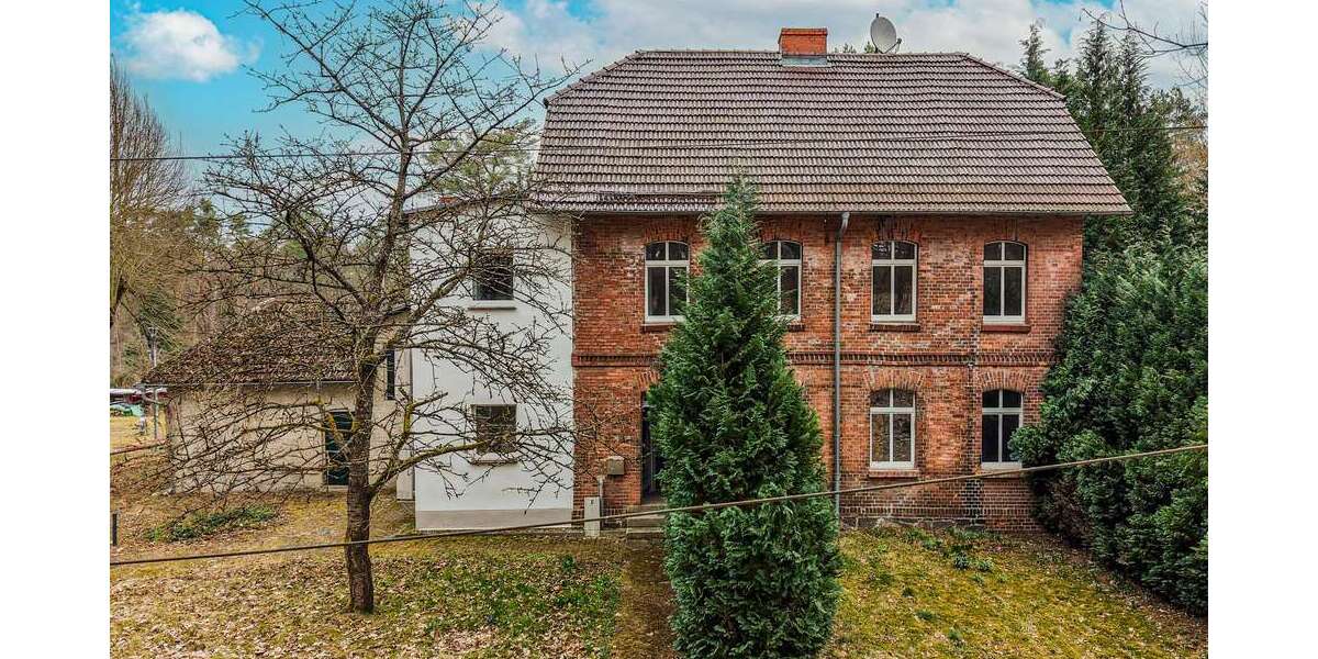 Zweifamilienhaus in ruhiger Naturlage mit Wassernähe– saniertes ehemaliges Bahnhofs-Häuschen - Zweifamilienhaus Sternebeck | Angebot:26095138