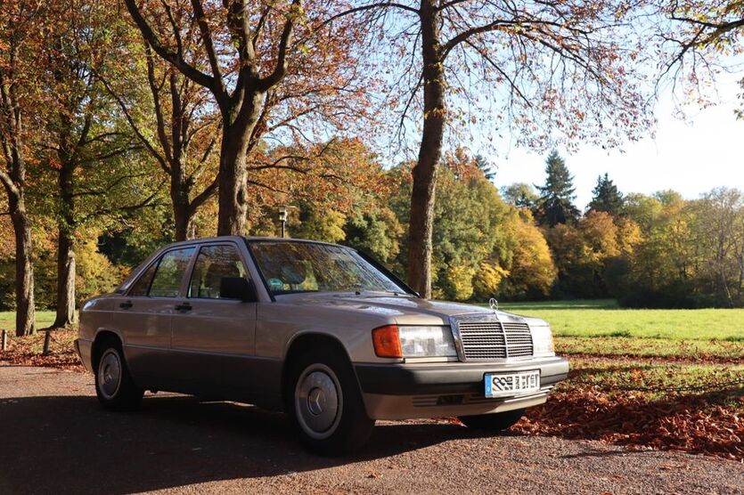 Mercedes-Benz 190 69.500 km 10.500 € Stuttgart 70174