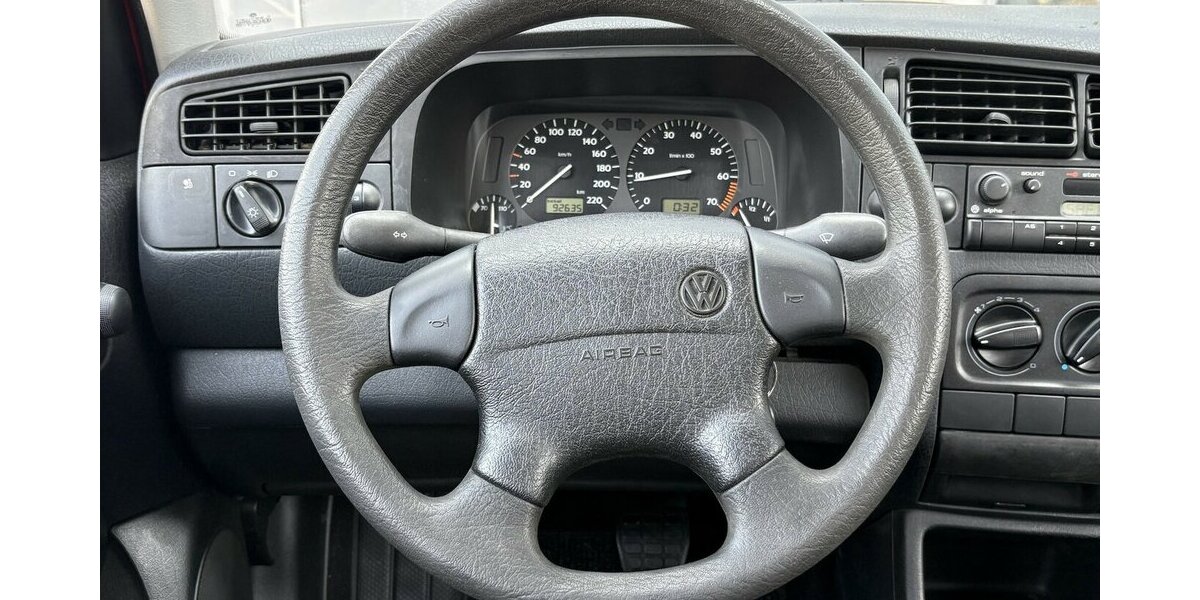 VW Golf AUTOMATIKGETREIEBE/1.HAND 92.632 km 3.900 &euro; Villingen-Schwenningen 78054