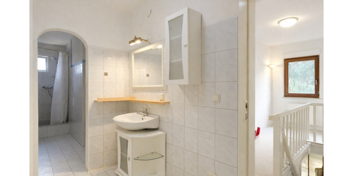 Mehrfamilienhaus, Wohnhaus Bad Dürkheim - 8 Zimmer, 244 m&sup2;, 299.000&euro; | Angebot:25687078