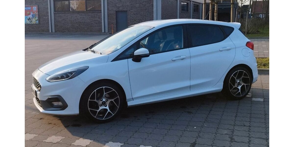 Ford Fiesta 196.000 km 10.900 &euro; Krempe 25361