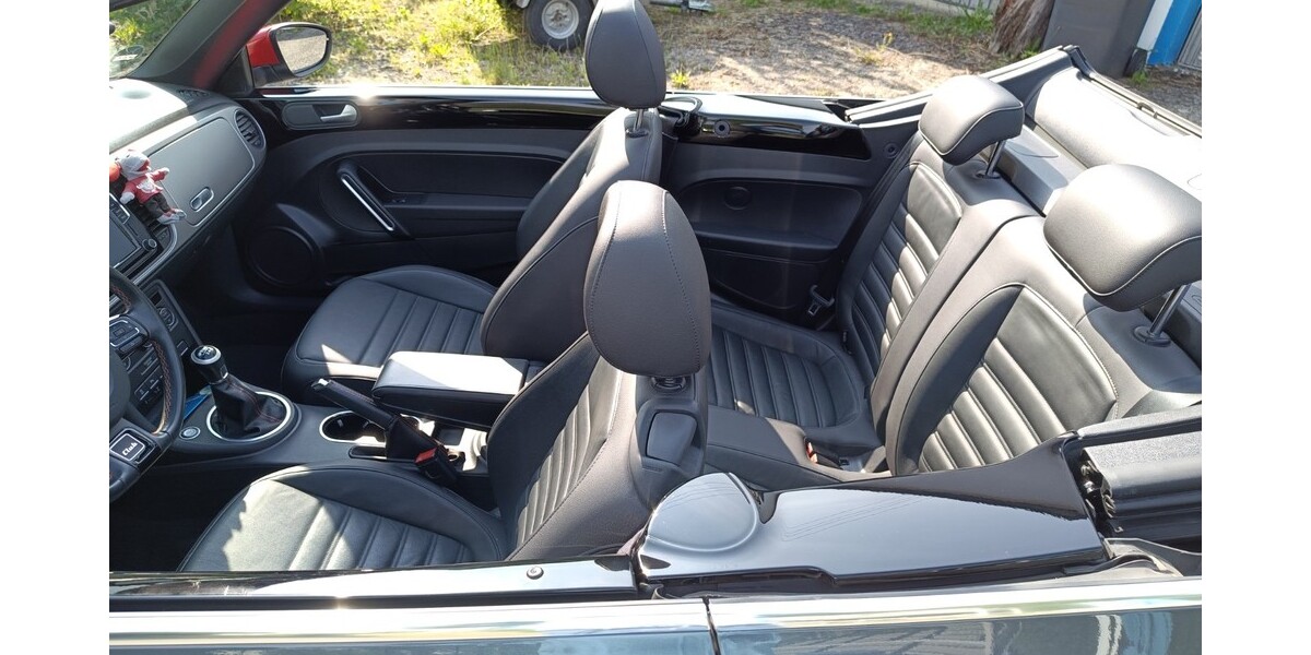 VW Beetle 88.595 km 17.380 € Ney 56283