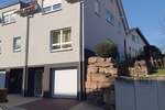 Kieselbronn-neuwertiges Reihenendhaus 4 zimmer
