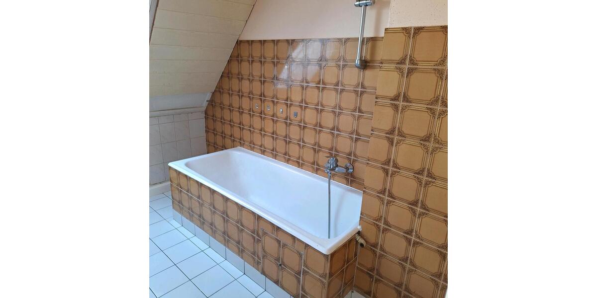 Dachgeschoßwohnung Neustadt an der Orla - 3 Zimmer, 90 m&sup2;, 78.000&euro; | Angebot:26741667