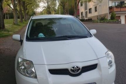 Toyota Auris 208.000 km 4.000 &euro; Völklingen 66333