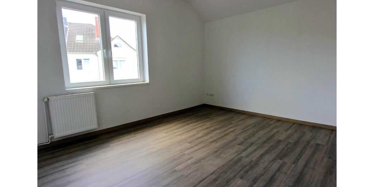 Einfamilienhaus Wilhelmshaven Altengroden - 3 Zimmer, 100 m&sup2;, 900&euro; | Angebot:26393116