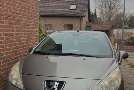 Peugeot 207 176.000 km 1.490 &euro; Düsseldorf 40468