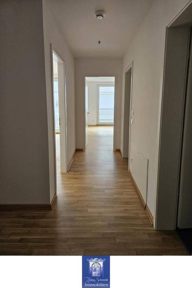 Charmante NeubauWohnung mit hofseitigem Balkon, Fußbodenheizung, EBK, Gäste-WC!