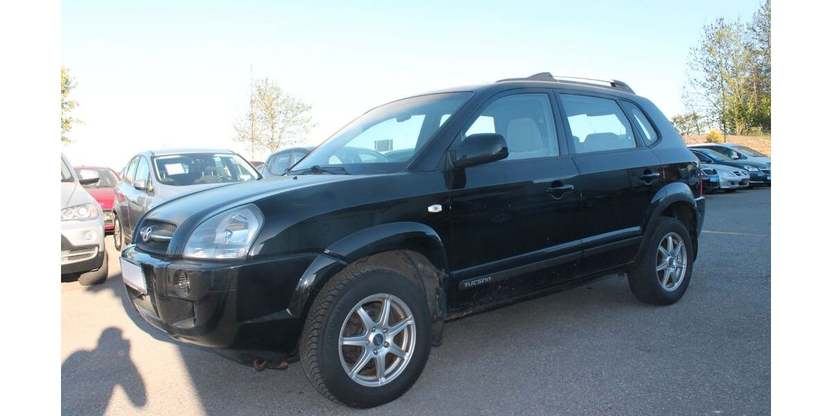 Hyundai TUCSON 182.000 km 1.990 &euro; Holzkirchen bei München 83607