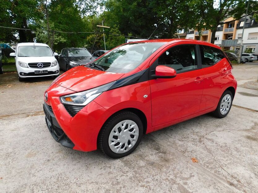 Toyota Aygo (X) 132.131 km 6.300 € Frankfurt am Main 65933