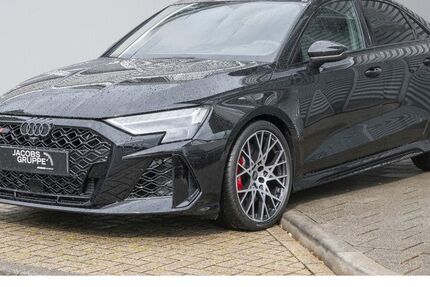 Audi RS3 4.444 km 75.490 &euro; Düren 52351