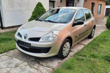 Renault Clio 137.000 km 2.350 &euro; Demmin 17109