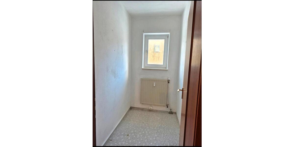 Erdgeschoßwohnung Regenstauf - 4 Zimmer, 124 m&sup2;, 1.000&euro; | Angebot:25126685