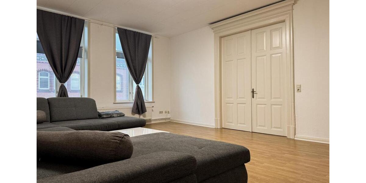 Altbauwohnung mit 4 Zimmern in der Innenstadt - Wg geiegnet 4 zimmer