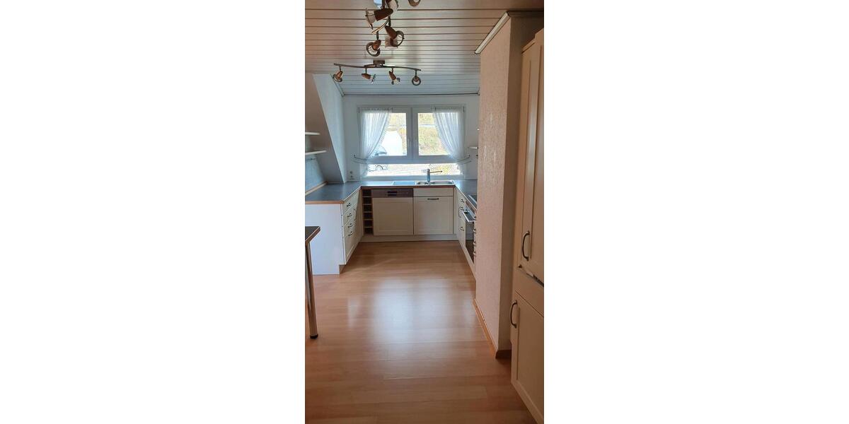 Dachgeschoßwohnung Regensburg Gallingkofen - 4 Zimmer, 130 m&sup2;, 1.200&euro; | Angebot:25022768