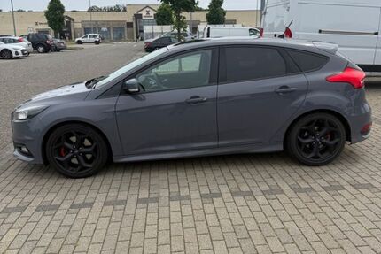 Ford Focus 260.000 km 6.500 &euro; Niersbach 54518