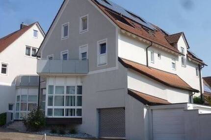 WOHNEN IN DER CITY VON GERADSTETTEN! Helle 3 Zi. - Wohnung im 1. OG. mit gemeinsamer Dachterrasse