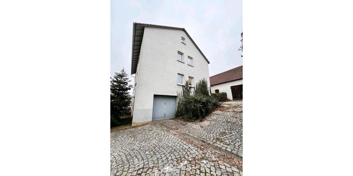 Einfamilienhaus Hagenbüchach - 9 Zimmer, 140 m&sup2;, 950&euro; | Angebot:26048197