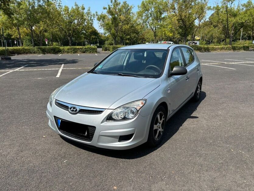 i30