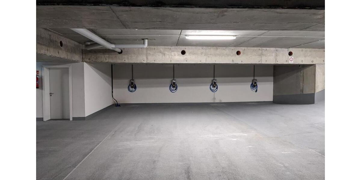 Neu - €8qm - 4 x 275qm oder 1.100qm, Tiefgarage mit 19x E-Ladestationen, Aufzug, Klimatisiert zimmer