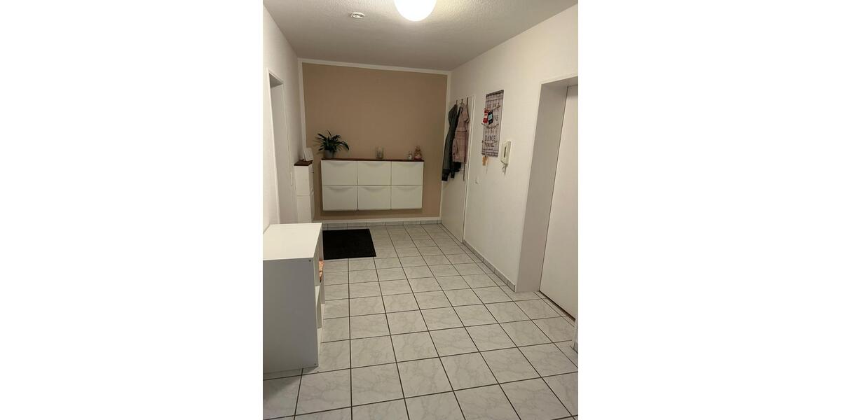 Etagenwohnung Idstein - 3 Zimmer, 93 m&sup2;, 720&euro; | Angebot:26461831