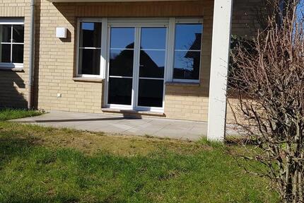 Schöne Erdgeschosswohnung mit Terrasse, Garten und Stellplätzen zimmer