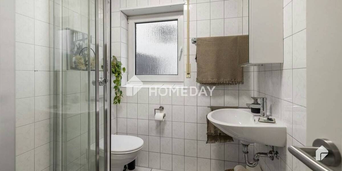 Zwei Häuser auf einem Grundstück - Ein MFH mit fünf Wohneinheiten und ein Zweifamilienhaus 1 zimmer