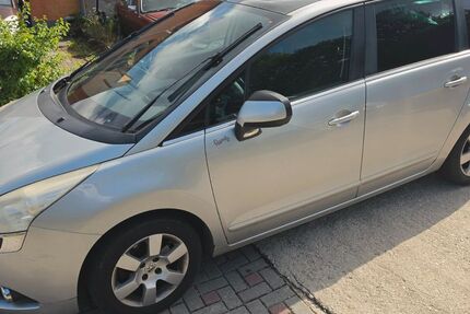 Peugeot 5008 183.000 km 3.990 &euro; Chemnitz 09114