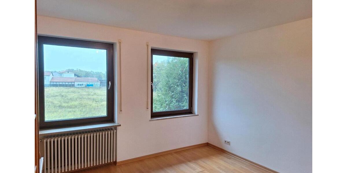 Reihenhaus mit schönem Garten für Wohngemeinschaft bis 3 Personen 2 zimmer