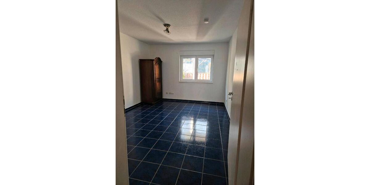 Doppelhaushälfte Kaiserslautern Bahnheim - 7 Zimmer, 220 m&sup2;, 2.250&euro; | Angebot:26170787