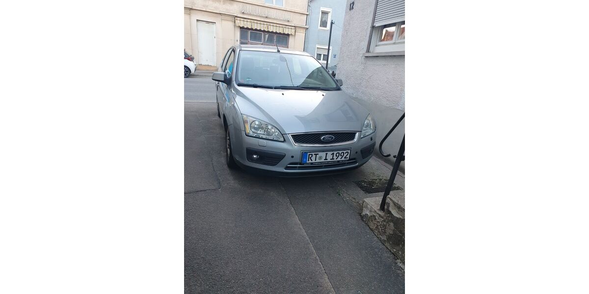 Ford Focus 121.000 km 4.250 &euro; Stuttgart 70378