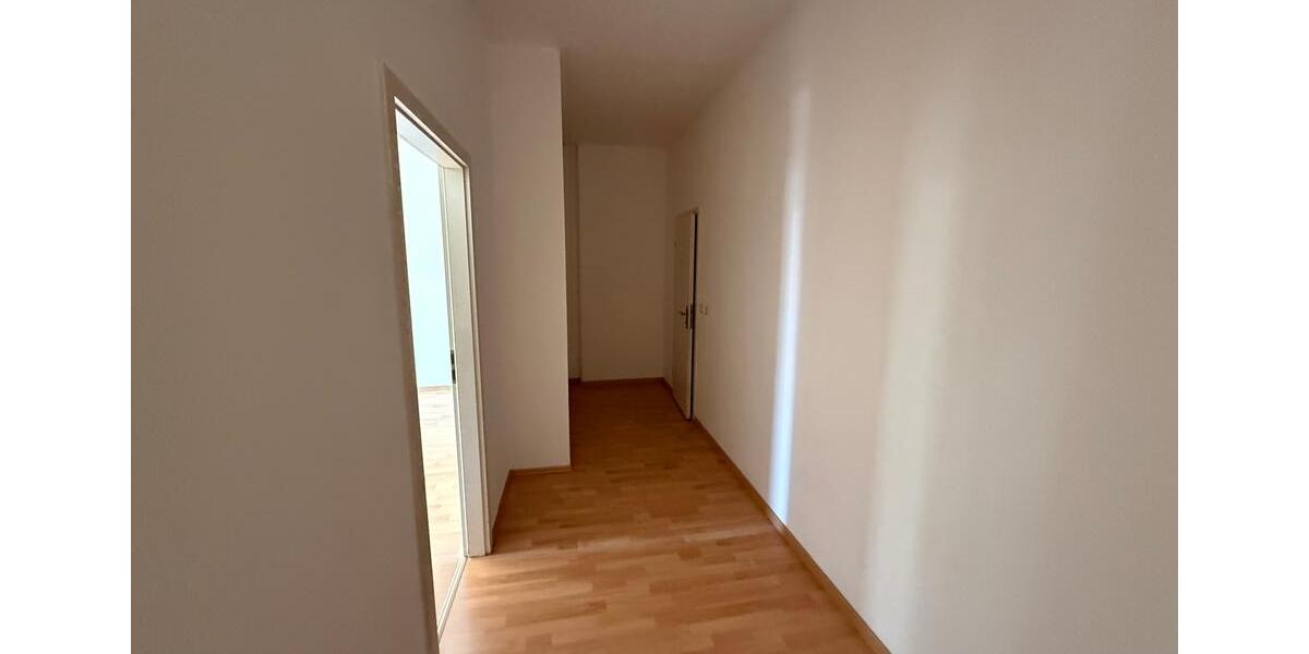 Etagenwohnung Zwickau - 5 Zimmer, 118 m&sup2;, 699&euro; | Angebot:25756475