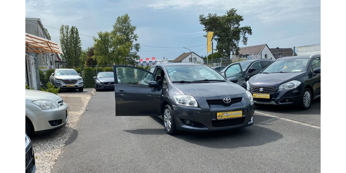 Toyota Auris 162.000 km 4.200 &euro; Bonn 53227