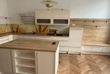 Wohnung Laage - 8 Zimmer, 210 m&sup2;, 1.450&euro; | Angebot:23653517