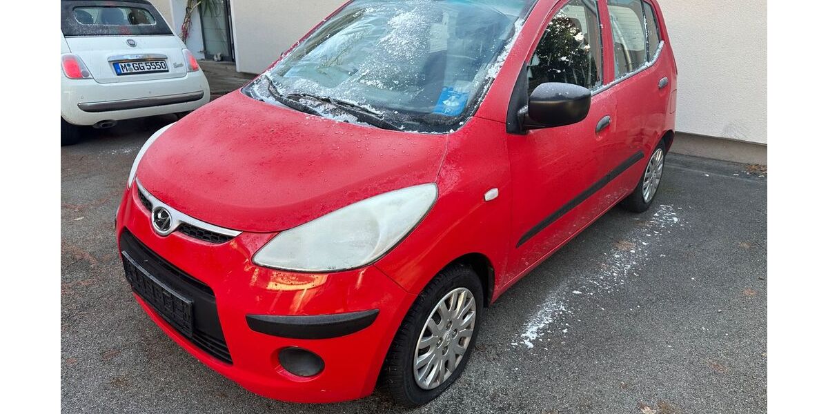 Hyundai i10 127.000 km 999 € München 81829