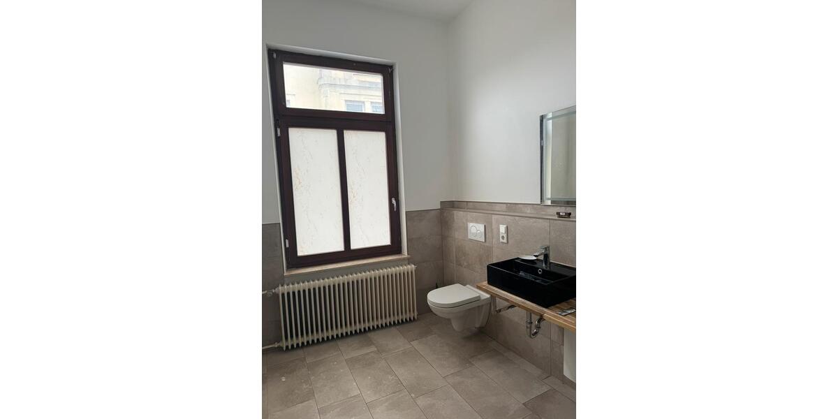 Etagenwohnung Varel - 4 Zimmer, 150 m&sup2;, 1.100&euro; | Angebot:26267997