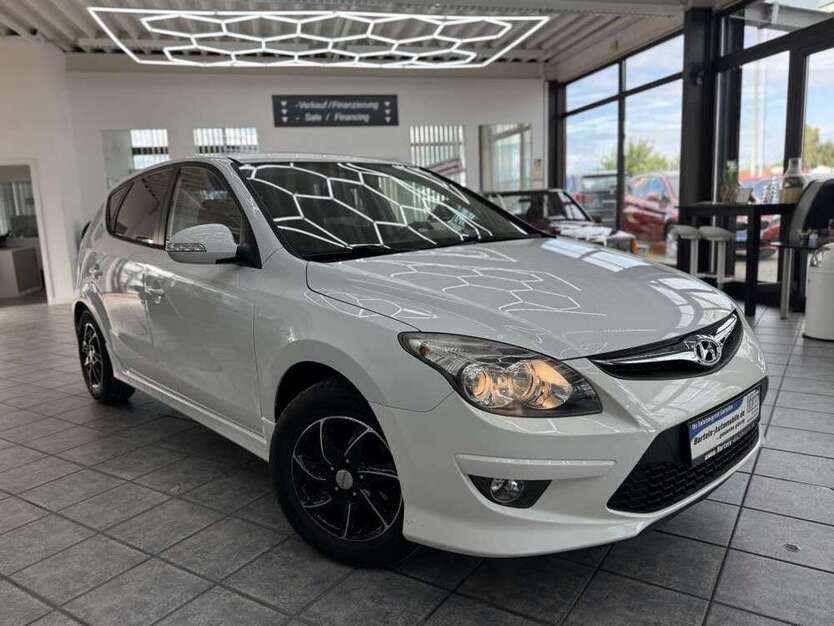 i30