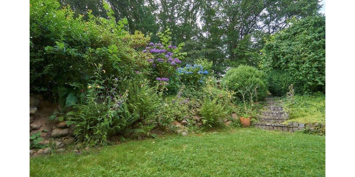 Traumhaus unter Reet! Repräsentatives Wohnhaus in Top Lage der Wingst zu vermieten. 6 zimmer