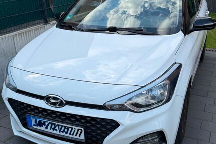 Hyundai i20 130.000 km 8.500 &euro; Groß Grönau 23627