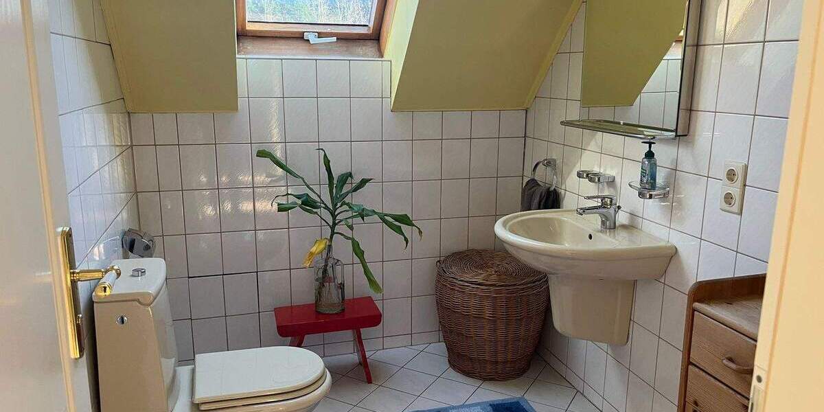 Einfamilienhaus Lawitz - 9 Zimmer, 304 m&sup2;, 365.000&euro; | Angebot:24180669