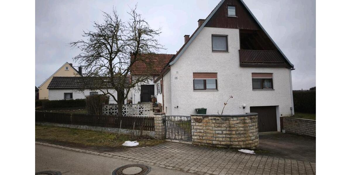 Einfamilienhaus Möttingen - 9 Zimmer, 182 m&sup2;, 290.000&euro; | Angebot:26738307