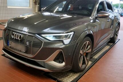 Audi e-tron 29.600 km 42.950 &euro; Salzgitter 38259