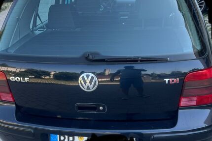 VW Golf 261.000 km 2.600 &euro; bruchsal 76646