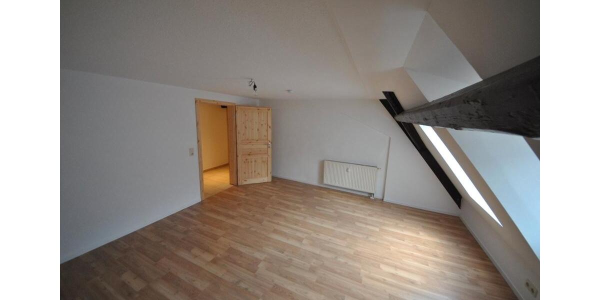 Dachgeschoßwohnung Bischofswerda - 2 Zimmer, 60 m&sup2;, 410&euro; | Angebot:26394896