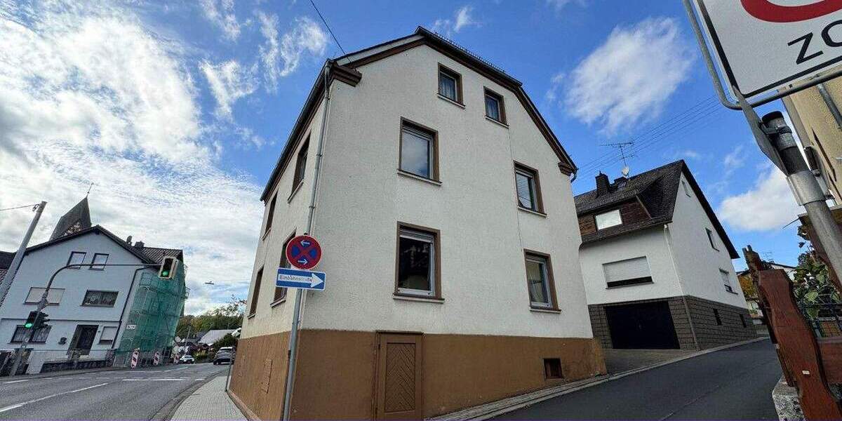 Gemütliches Einfamilienhaus mit Balkon auf einem kleinen Grundstück! 5 zimmer