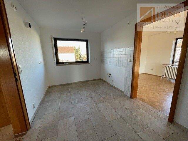 Familienglück garantiert - Großzügige 5-Zimmer- Wohnung mit Balkon in Buchbrunn 5 zimmer